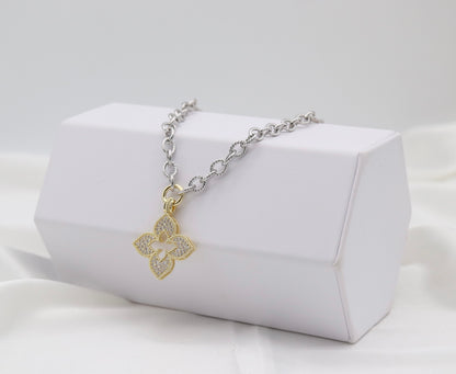 Two-Tone Clover Filigree Pendant Necklace – Silver Chain with Gold Detail
