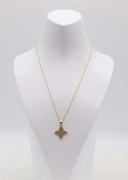 Gold Clover Pendant Necklace – Timeless Sparkle