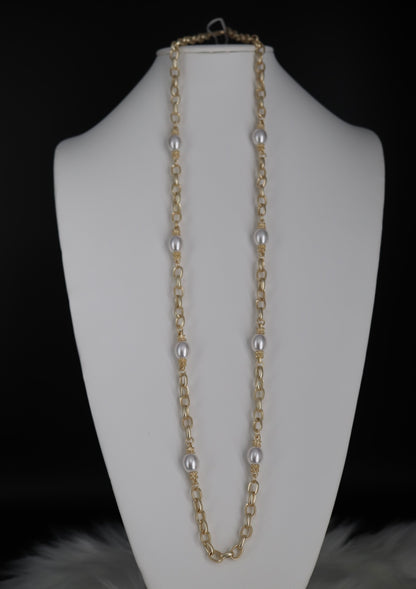 Matte Gold Long Necklace With Pearls