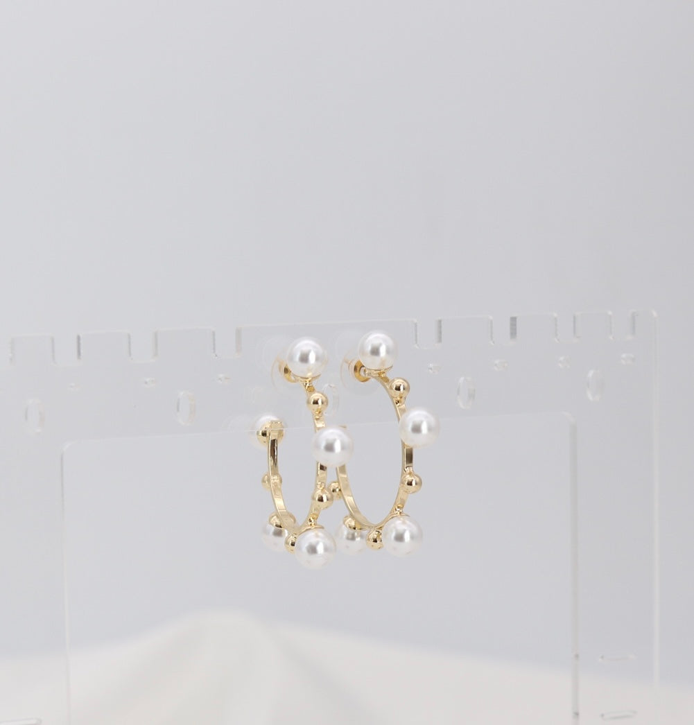 Pearl Accent Gold Hoop Earrings – Classic Mini Hoop Design