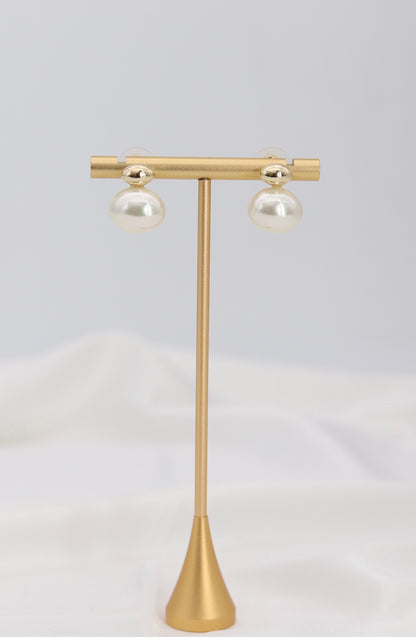 Classic Pearl & Gold Stud Earrings – Minimal Luxe Pearl Drops