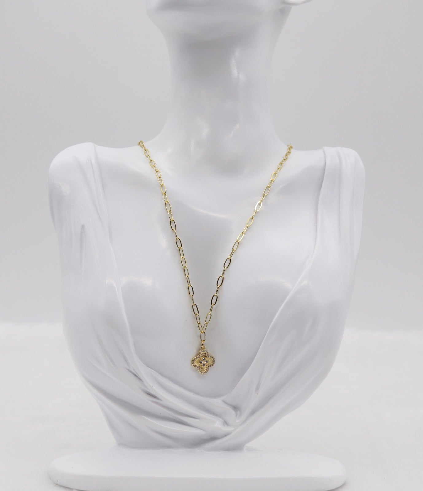 Gold Clover Pendant Necklace – Dainty Linked Chain with Sparkling Accent Charm