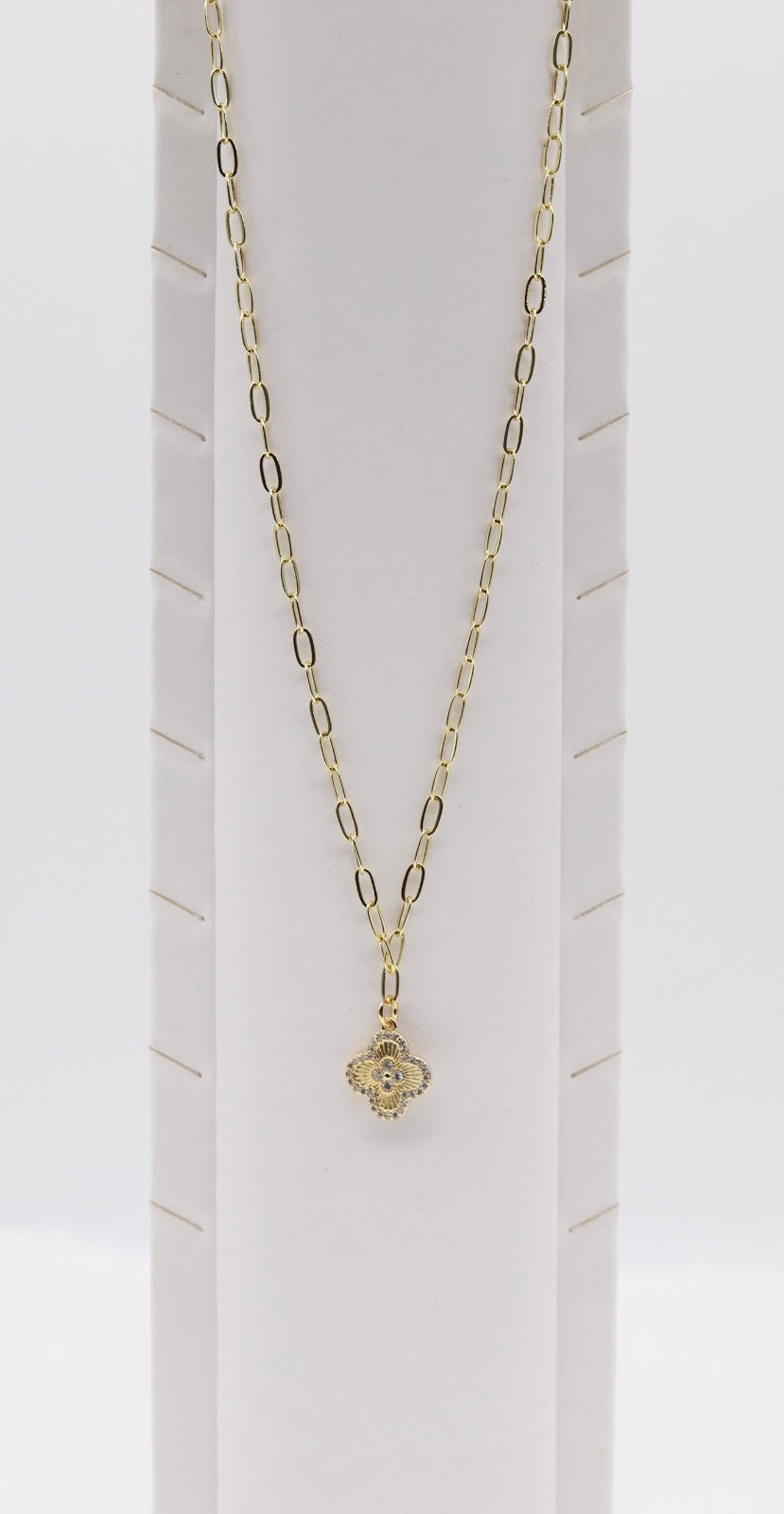 Gold Clover Pendant Necklace – Dainty Linked Chain with Sparkling Accent Charm