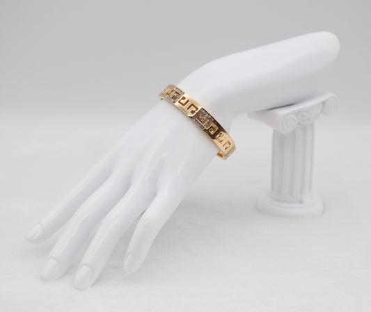 Gold Geometric Square Bangle Bracelet with Sparkling Accents – Elegant Modern Jewelry for Women