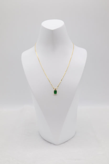 Elegant Gold Chain with Emerald Green Pendant
