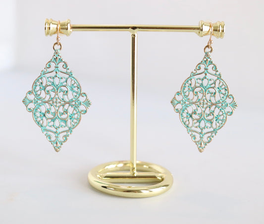 Green Wash Filigree Diamond Earring