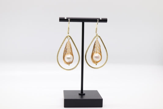 Beautiful Gold Pearl Teardrop Earrings