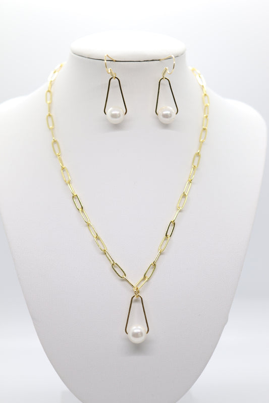 Small Paperclip Gold Necklace with a Pearl Pendant and Matching Earrings