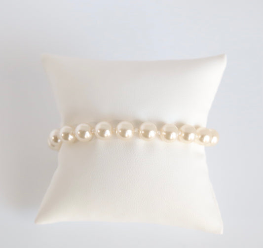 Elegant Pearl Bracelet